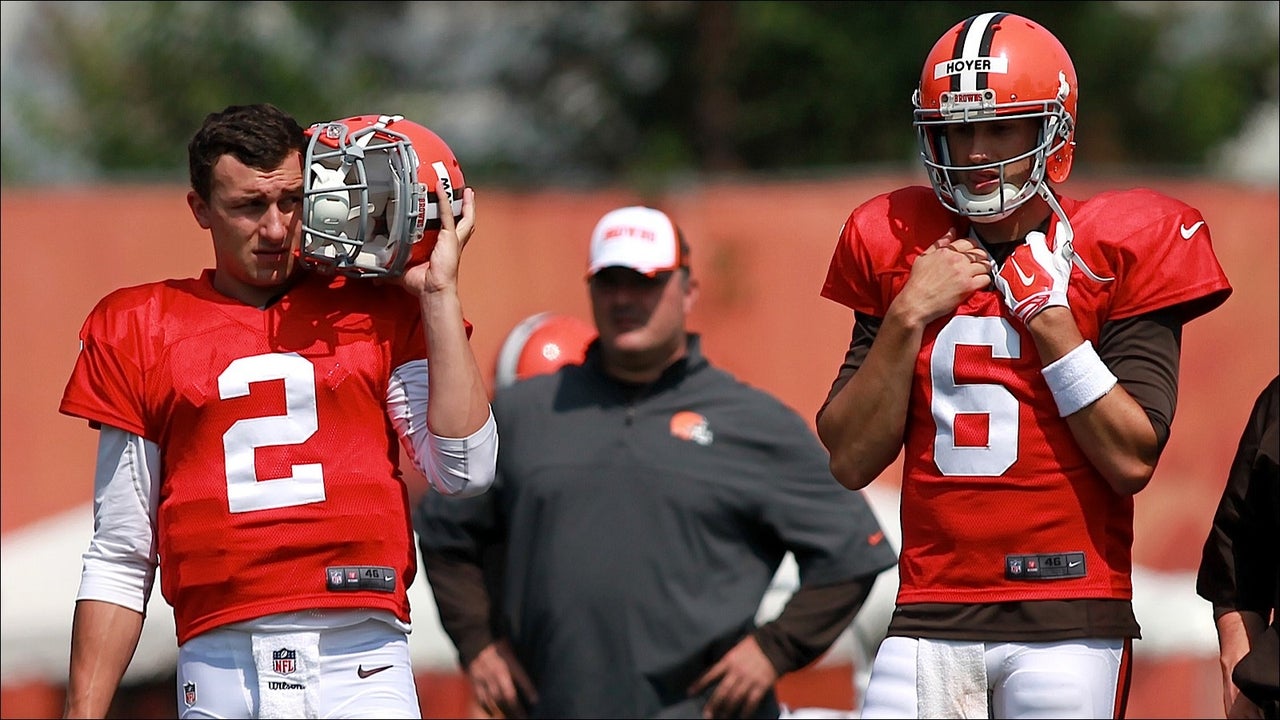Hoyer back with Browns starters one day after Manziel ran first team